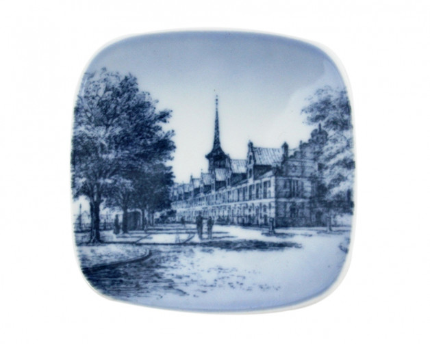 Розетка Bing Grondahl