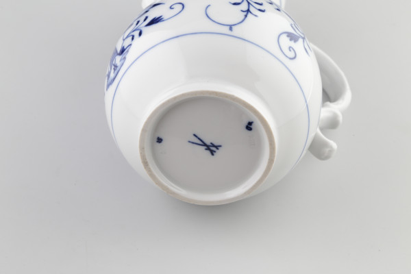 Чайник  Meissen Луковичный узор