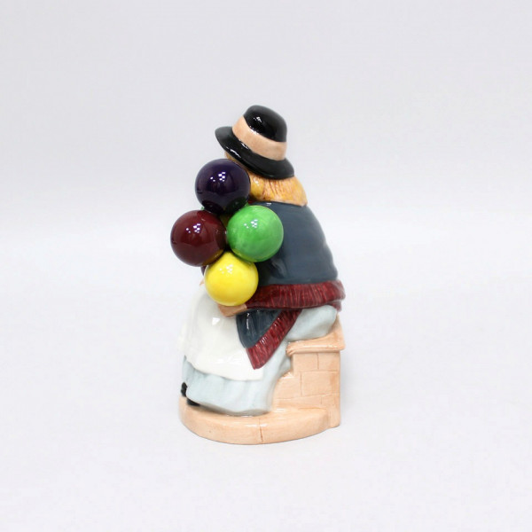 Статуэтка Девочка с шарами Royal Doulton