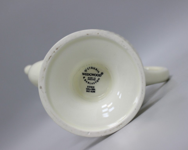 Чайник Wedgwood of Etruria and Barlaston