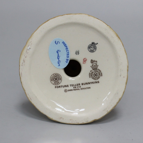 Статуэтка Royal Doulton Гадалка