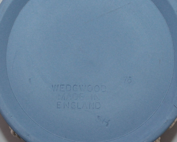 Шкатулка Цветной узор Wedgwood круглая