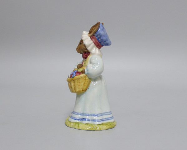 Статуэтка  Миссис Кролик  Пасхальный парад Royal Doulton